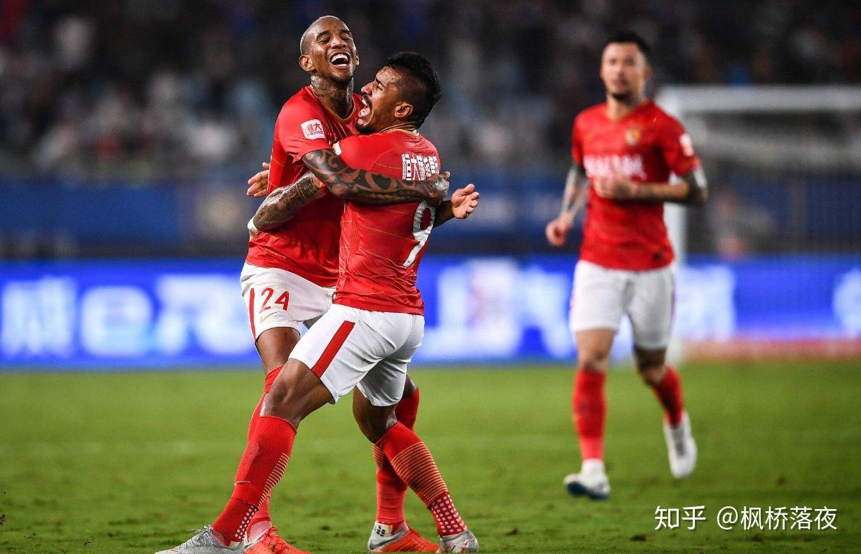 洛杉矶湖人训练开放日；今晚防线松动引欢呼；亚冠在即；年轻球员得到机会的简单介绍-ayx